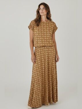 Calvin Klein Signature Camel Logo Women’s Maxi Dress Size 8 NWT